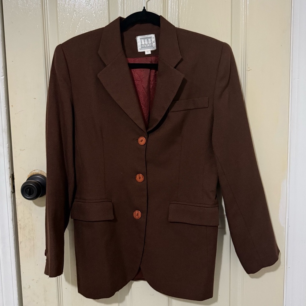 Vintage Emblem Brown Blazer with Shoulder Pads – Size 7